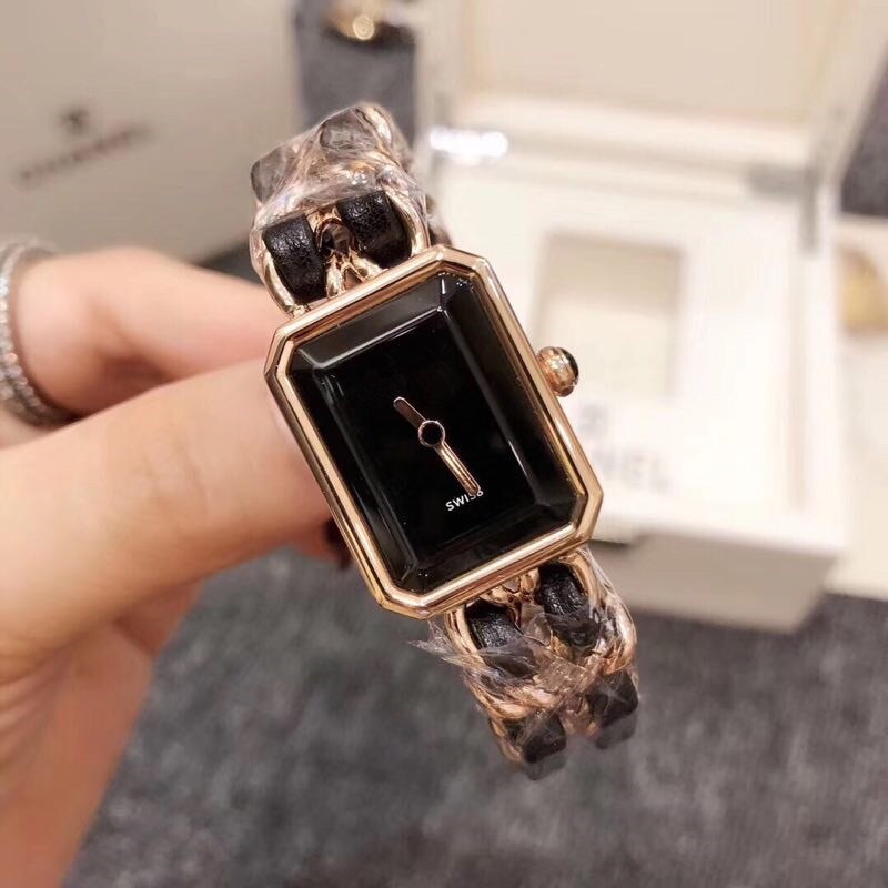 Women's Watches Top Brand Runway Luxury European Design  Quartz Wristwatches  A0441